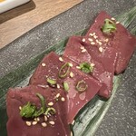 炭火焼肉 日本橋イタダキ - 炙りレバー