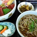 食堂さくら屋 - てんこ盛り丼