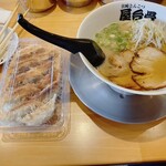 ラーメン屋台骨 - 屋台骨ラーメン、餃子です。（2023.8 byジプシーくん）