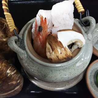Kyouryourimanchou - 松茸の土瓶蒸し秋限定のメニューもご用意しております