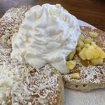 Eggs 'n Things - ハワイアンホイップクリームパンケーキ・サンプラー