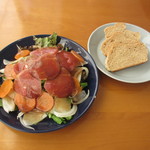 COUZT CAFE - イベリコ豚の燻製と根菜サラダセット 