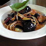 なすとオリーブのパスタ