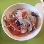 Thai Food Music Bar UME - ミニヤムウンセン平日ランチ１００円