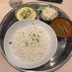 BOMBAY SIZZLERS - Bセット（1100円）、ナンとパパドをバスマティライスに変更（150円