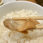 喆祥房 - 豚肉のチンジャオロースランチ850円、揚げワンタン