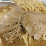 ラーメン二郎 - 豚も激ウマ