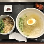 Yakiniku Nikumaruya - 冷麺ランチ（税込1100円）