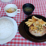 James Kitchen - ライス大盛  サラダ  味噌汁  ガーリックバターＬ