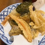 そば切り よし庵 - 天ぷらはえび1尾に、各種の野菜