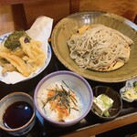 そば切り よし庵 - 料理写真:えびざる定食の蕎麦大盛（1,100円）