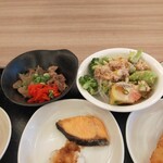 Domiin Okayama Hatago - 牛鍋とサラダ