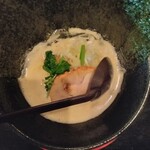 日の出食堂 - 水郷家系豚骨醤油ラーメン並盛＋のり増し