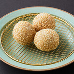168点心飲茶＆バル - 胡麻団子