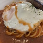 る・るぽ - あんかけパスタ　目玉焼き