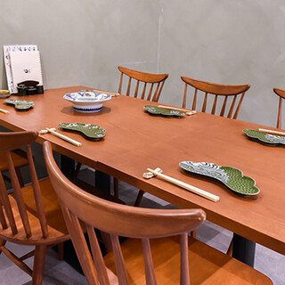 [5 minutes walk from Watanabe-dori Station] The interior of a renovated old private house is a spacious two-story space.