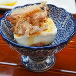 天ぷら旬菜　由庵 - 冷奴 燻製醤油