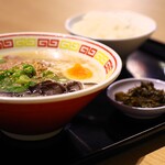 博多屋台ラーメン 一幸舎 - 味玉屋台豚骨ラーメン