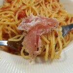 キッチン ブルー グローブ - 生ハムも添えます