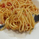 キッチン ブルー グローブ - パスタはこれ位、巻けないとね？