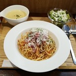 キッチン ブルー グローブ - アマトリチャーナ、冷製コーンスープへ変更