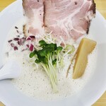 三羽鴉 - 鶏豚骨白湯ラーメン