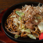 sauce Yakisoba (stir-fried noodles) pork