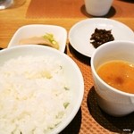 中勢以 - ご飯、みそ汁、牛しぐれ煮