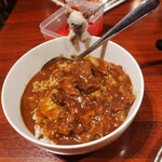 ホルモン大むら - 牛すじもつ煮込みカレーライスおかわり（2杯目）