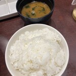 牛かつ おか田 - 味噌汁 ライス