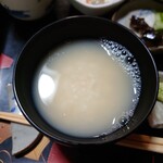 むろや - ◯どぶ汁
優しいお出汁のどぶ汁だねえ♪
美味しい味わいだけ式部の庵さんよりは出汁感が控えめ
比べちゃうと軽く水っぽさも感じちゃう❔