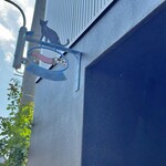 猫ノ巣 - ハチワレ模様と猫のサインのかわいい店