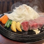 焼肉・ｽﾃｰｷ みーとがぁでん - 