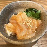 鮮魚の桶盛りと創作天ぷら 天しゃり - いか刺し明太子和え（380円）