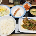 松屋 - ♪特命'sセレクション
            プルコギ定食キムチ¥680
            半熟玉子&ソーセージ¥150