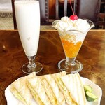 花星珈琲店 - エッグサンド,オレンジゼリーパフェ,バナナジュース