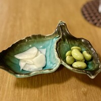 蕎麦おさめ - □お通し（青大豆・蕪）
                この青大豆も、いつも好み。