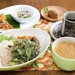 ノアスタイル - 旬の新鮮な無農薬野菜、からだにやさしい良質の植物性たんぱくを使用した「玄米菜食プレートオリジナル玄米菜食プレート（日替わり）」