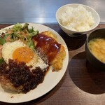 鉄板屋ゆずりは - ハンバーグ定食