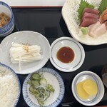 魚市場食堂 - 本日の刺身定食