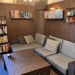 カフェ ハイドアウト - ソファー席は大人最大6名まで可能です