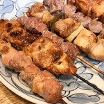 地鶏の鳥竹 - 手前から　かも串、ずり串、やわらかもも串、はさみもも串　