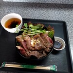 Udon Kimagure - サーロイン＆カットステーキ200g相盛りステーキ丼（1900円）