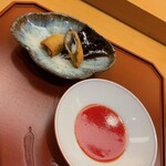 美会 - 鮎の揚げ春巻き。手前が西瓜ソース