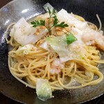 アル ガンベリーノ - キャベツと海老のペペロン