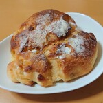 ベーカリーカフェ 明治堂 - ゆずとクリームチーズとホワイトチョコ