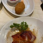 香港飲茶専門店 香港大飯店 - カニ爪フライ、焼き豚