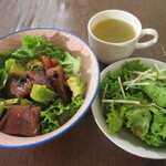 小さな街の食堂 cafe MISTY - マグロとアボカドの柚子胡椒丼　910円