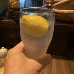 Jidori To Shunya Sai Sumibi - 生搾りレモンサワー、グラスが小さ過ぎた