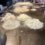 Okonomiyaki Teppanyaki Kuraya - メーンの鉄板
